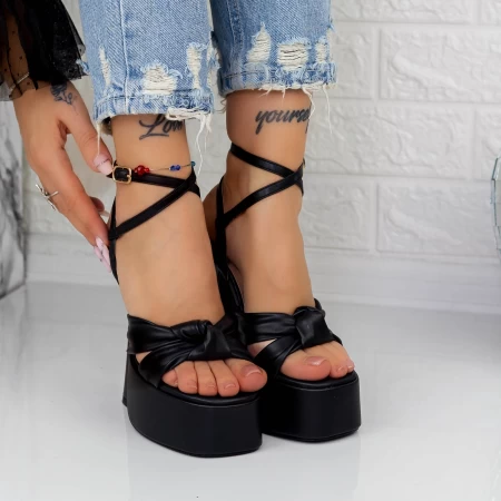 Sandalen mit einer dicken Ferse und 956-19 Plattform schwarz | Botinelli