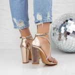 Sandalen mit dicken Absätzen 2xkk60 Champagner | Mei