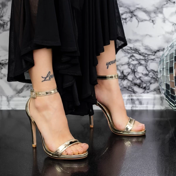 Sandalen mit einer dünnen Ferse 2S22 Zlotys Mei