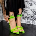 Sandalen mit einem dünnen Absatz 2ZB5 Grün Mei