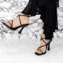 Sandalen mit einer dünnen Ferse 2ZB7 Black | Mei