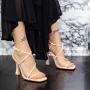 Sandalen mit einem dünnen Absatz 2Zb7 Beige Mei
