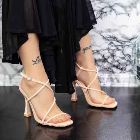 Sandalen mit einem dünnen Absatz 2Zb7 Beige Mei