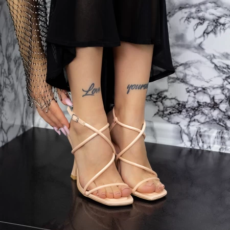 Sandalen mit einem dünnen Absatz 2Zb7 Beige Mei