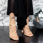 Sandalen mit einem dünnen Absatz 2Zb7 Beige Mei
