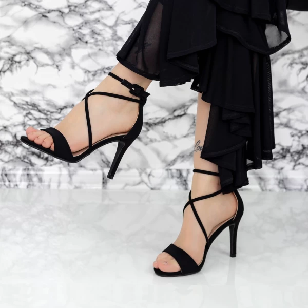 Sandalen mit einer dünnen Ferse 2yxd76 schwarz | Mei