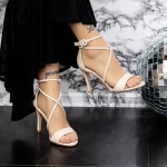 Sandalen mit einem dünnen Absatz 2yxd76 Beige | Mei