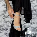 Sandalen mit einem dünnen Absatz 2yxd79 Silber Mei