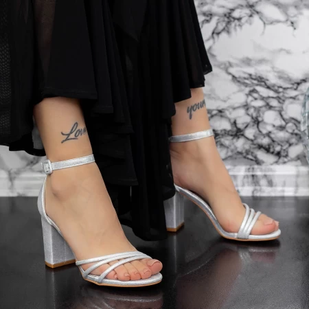 Sandalen mit einem dicken Absatz 2xkk32 Silber Mei