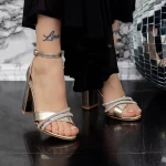 Sandalen mit einer dicken Ferse 2yxd72 Zloty | Mei