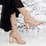 Sandalen mit einer dicken Ferse 2RG17 Champagner | Mei