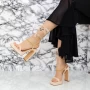 Sandalen mit einer dicken Ferse und 2Kv71 Beige Mei