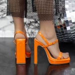Sandalen mit einer dicken Ferse und einer 2Kv78 -Plattform Orange Mei