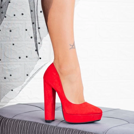 Dicke Fersenschuhe und GE51A Rote Plattform Mei