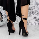 Sandalen mit einer dünnen Ferse und einer schwarzen Plattform von 2yxd81 Mei