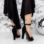 Sandalen mit einer dicken Ferse und einer 2BD27 -Plattform schwarz | Mei