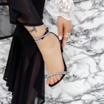 Sandalen mit einem dünnen Absatz 2BD32 Black | Mei