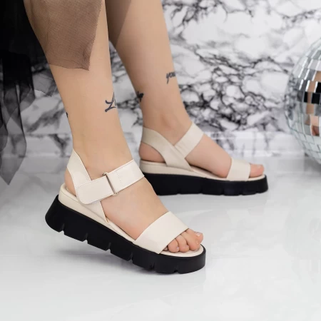 Sandalen auf der 2 km7 beige Plattform Mei