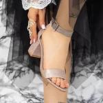 Sandalen mit einer dicken Ferse 2xkk230 Champagner | Mei