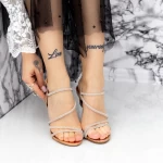 Sandalen mit einem dünnen Absatz 2BD31 Champagner | Mei
