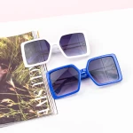 Sonnenbrille für Frauen 2020-214 Weiß | Mode