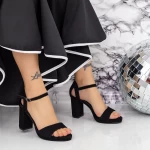 Sandalen auf einer dicken Ferse und 2xkk112 -Plattform schwarz | Mei