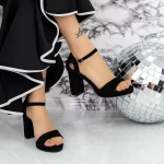 Sandalen auf einer dicken Ferse und 2xkk112 -Plattform schwarz | Mei