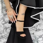 Sandalen auf einer dicken Ferse und 2xkk112 -Plattform schwarz | Mei