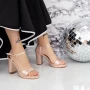 Sandalen auf einer dicken Ferse und 2xkk112 Champagner Mei