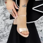Sandalen auf einer dicken Ferse und 2xkk112 Champagner Mei