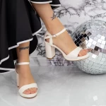 Sandalen auf einer dicken Ferse und 2xkk112 Beige Mei