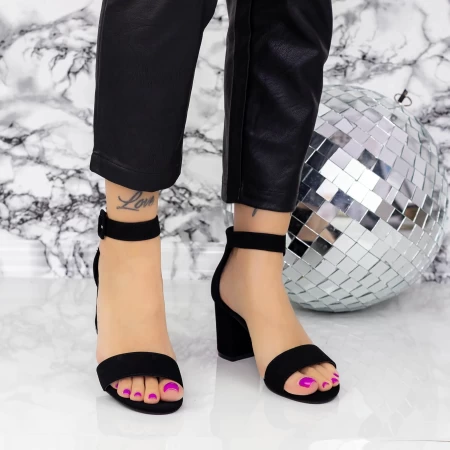 Sandalen mit dicker Ferse xkk230 schwarz | Mei