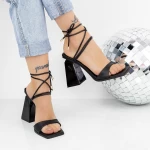 Sandalen mit einer dicken Ferse 2Kv73 Black | Mei