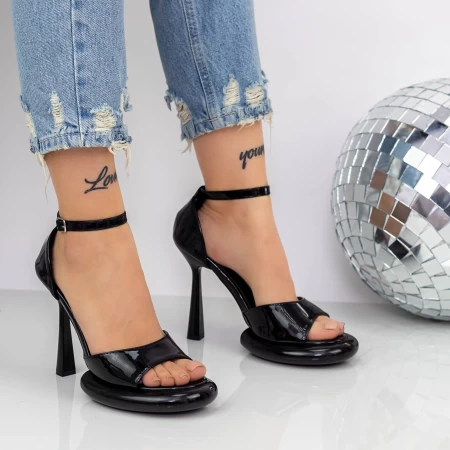 Sandalen mit einer dünnen Ferse und einer 2Kv72 -Plattform schwarz | Mei