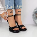 Sandalen mit einer dünnen Ferse und einer 2Kv72 -Plattform schwarz | Mei