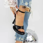 Sandalen mit einer dünnen Ferse und einer 2Kv72 -Plattform schwarz | Mei
