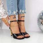 Sandalen mit einem dünnen Absatz 2Kv81 Black | Mei