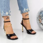 Sandalen mit einem dünnen Absatz 2Kv81 Black | Mei