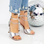 Sandalen mit einem dünnen Absatz 2KV81 Silber Mei
