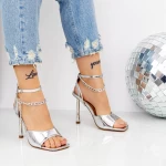 Sandalen mit einem dünnen Absatz 2KV81 Silber Mei