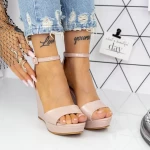 Sandalen auf der 2HXS23 -Nacktplattform Mei