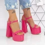Sandalen mit einer dicken Ferse und einer rosa Plattform von 2xkk75 Mei