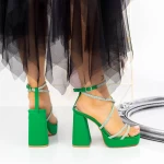 Sandalen auf einer dicken Ferse und 2xkk100 grüne Plattform Mei