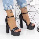 Sandalen auf einer dicken Ferse und 2xkk102 -Plattform schwarz | Mei