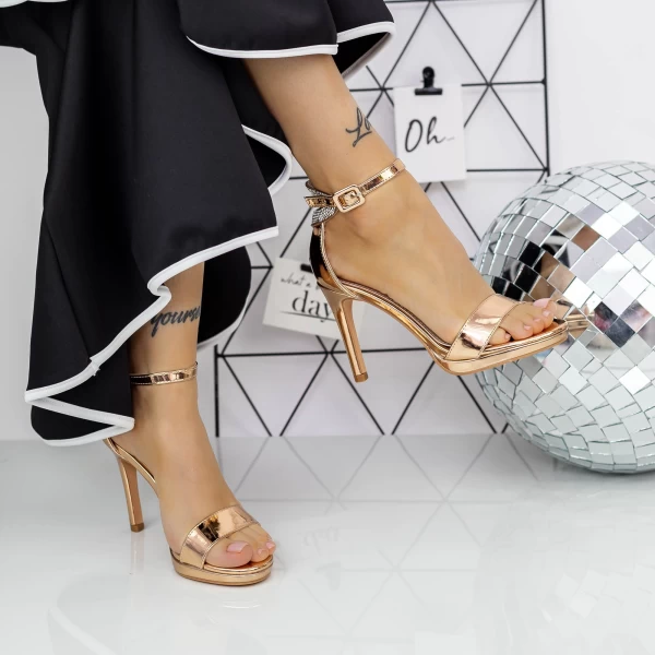 Sandalen mit einem dünnen Absatz 2xkk90 Champagner | Mei
