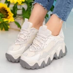 Sportschuhe auf der weißen Plattform CJL21 Mei