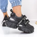 Sportschuhe auf der schwarzen D10 -Plattform Mei