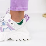 Sportschuhe auf der 2311 Blue -Plattform Mei