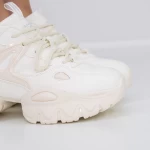 Sportschuhe auf der Plattform 2023-12 Beige | Mei
