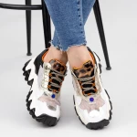 Sportschuhe auf der weißen Plattform SZ236 | Mei